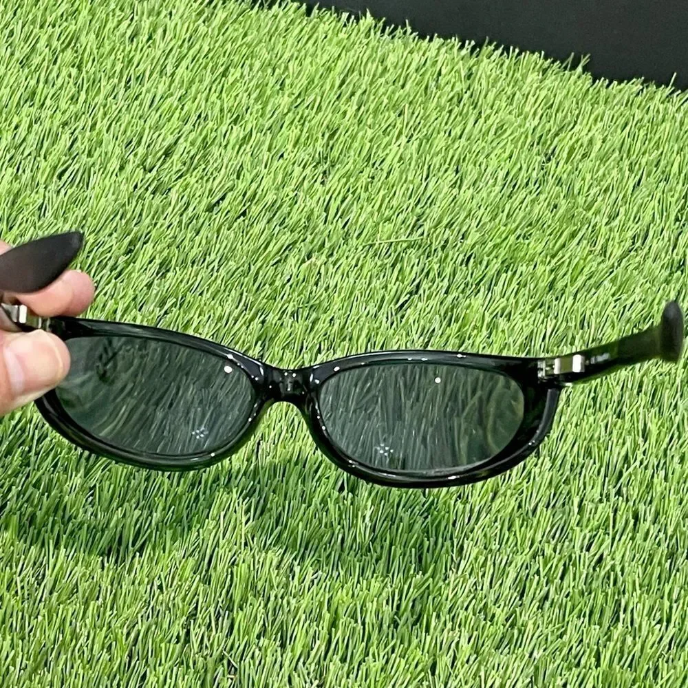 Oro’s Llano Mauritius Dark Grey Polarized Sunglasses. Size 145.